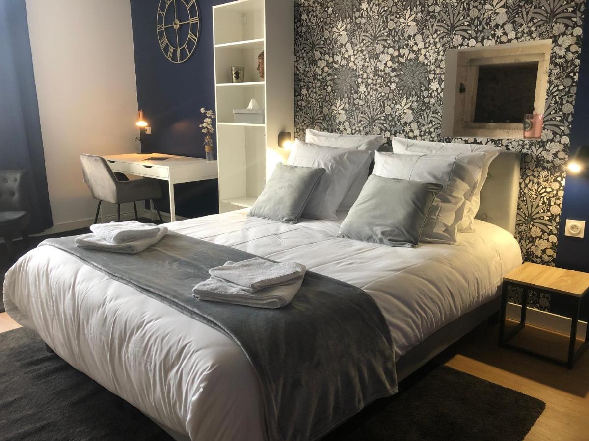 Hotel Restaurant La Place Saint-Amand-Mont-Rond エクステリア 写真