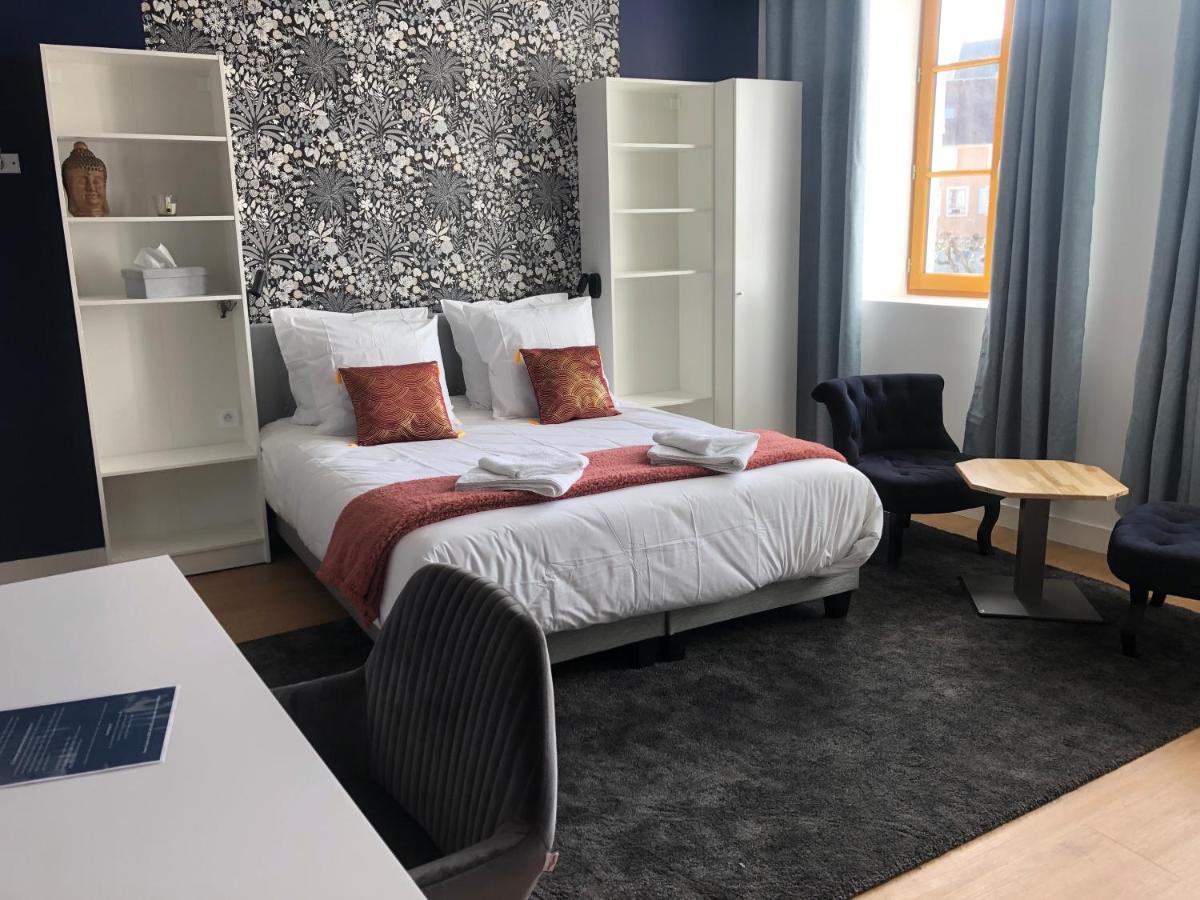 Hotel Restaurant La Place Saint-Amand-Mont-Rond エクステリア 写真