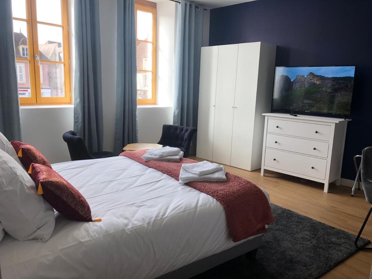 Hotel Restaurant La Place Saint-Amand-Mont-Rond エクステリア 写真