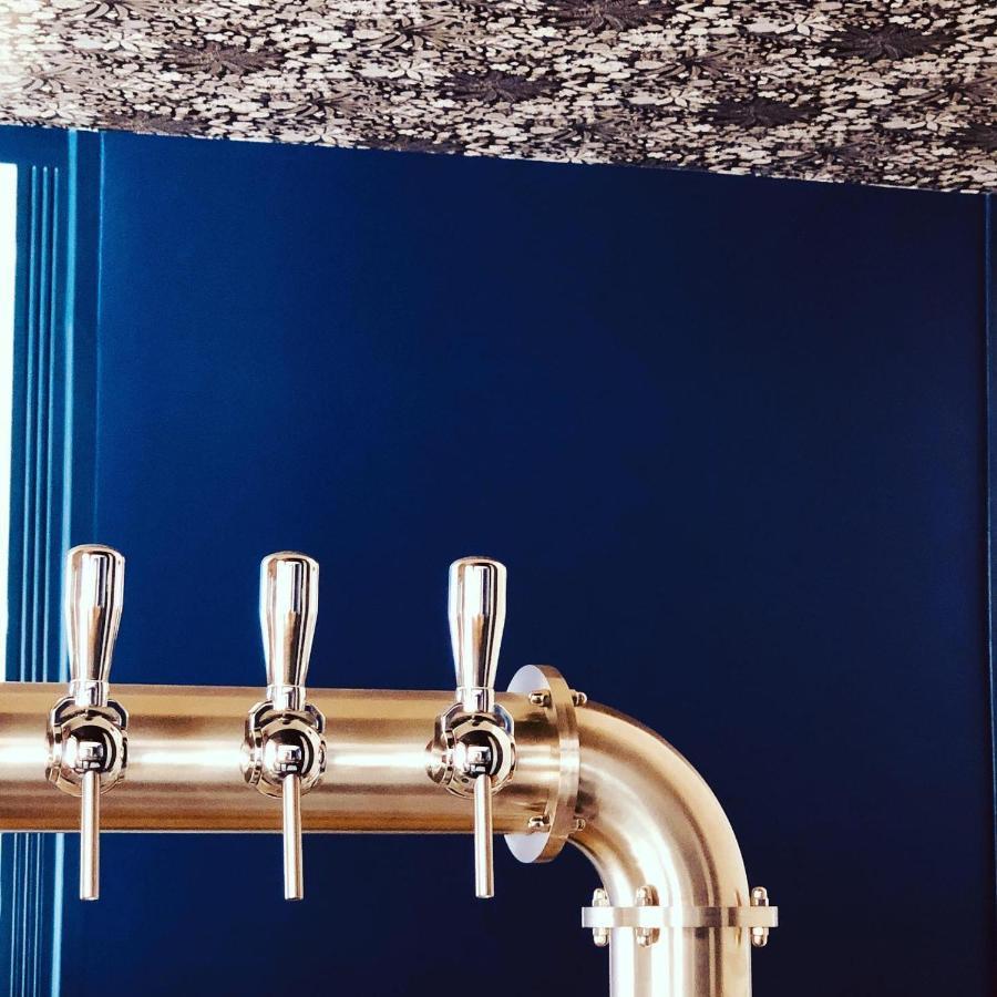 Hotel Restaurant La Place Saint-Amand-Mont-Rond エクステリア 写真