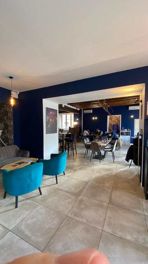 Hotel Restaurant La Place Saint-Amand-Mont-Rond エクステリア 写真